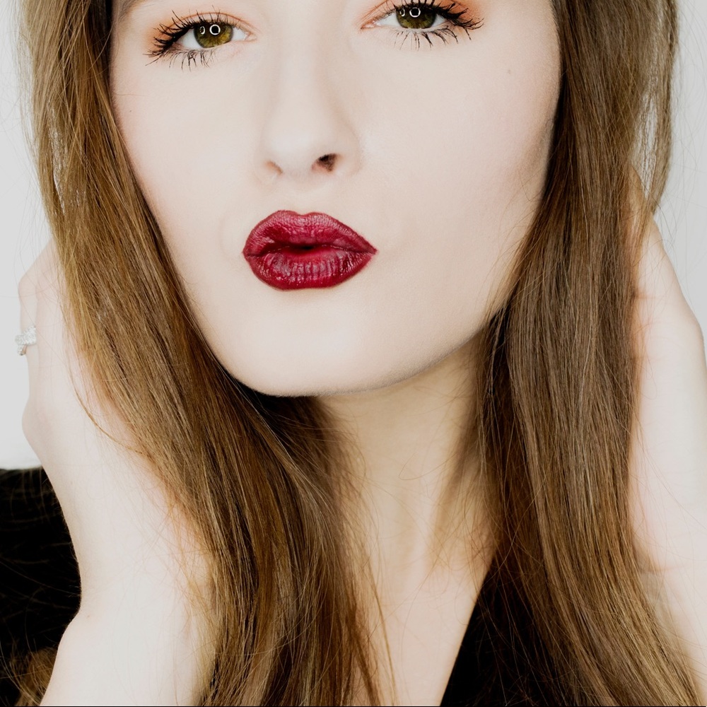 Meet your Posher, Kayla